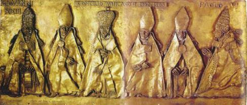 Alcuni papi raffigurati in un bassorilievo